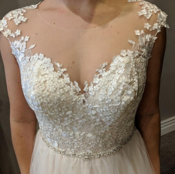 Maggie Sottero Sonja Size 10 (street size 4-6) - Picture 6 of 6